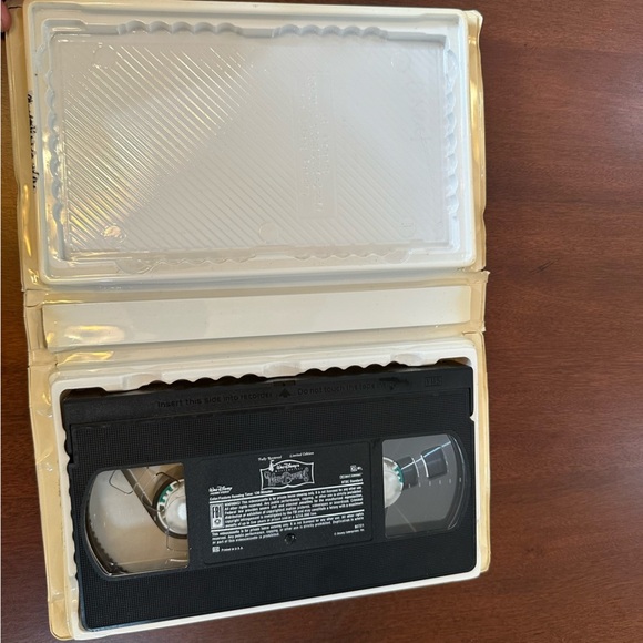 Disneys Masterpiece Collection Vintage VHS Tapes Qty 5 total as Shown in photo - Picture 16 of 16